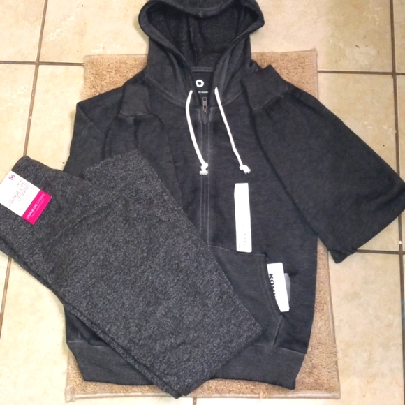 NWT/ (SO)2pc outfit w zip up hoodie & high-rise Lounge life leggings full outfit - Picture 15 of 15